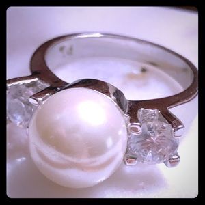 Faux pearl and Cz ring 💍